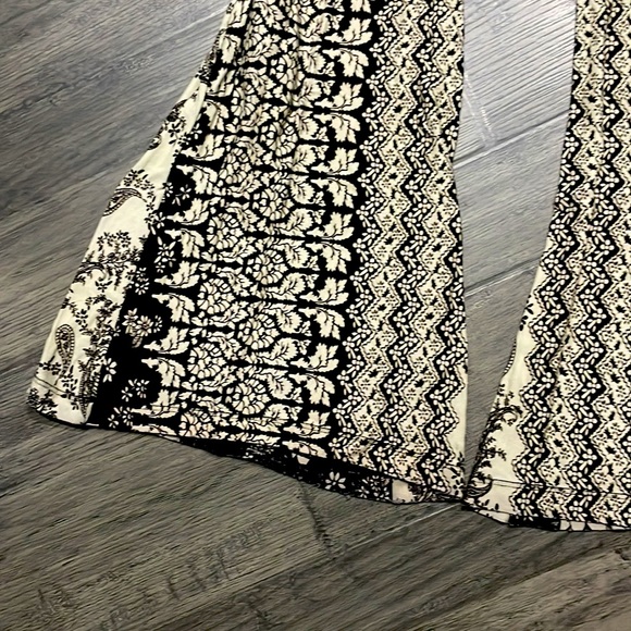 Novella Royale Bell Bottoms - Picture 14 of 15